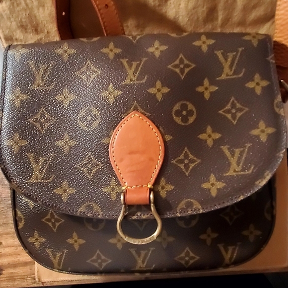 Louis Vuitton GM St. Cloud - Picture 1 of 16